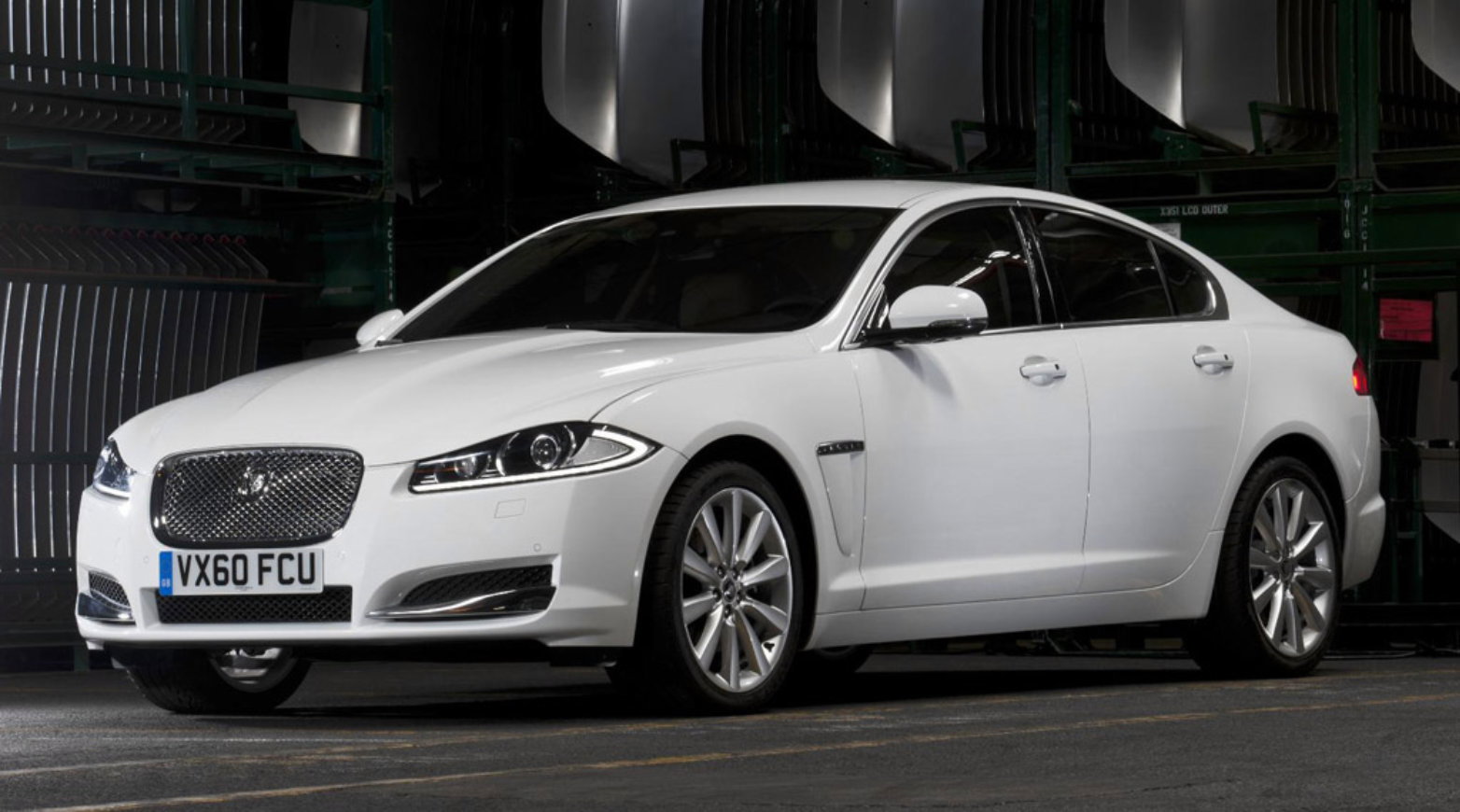 2012 JAGUAR XF-R Series X250 Service and Repair Manual preview img 1